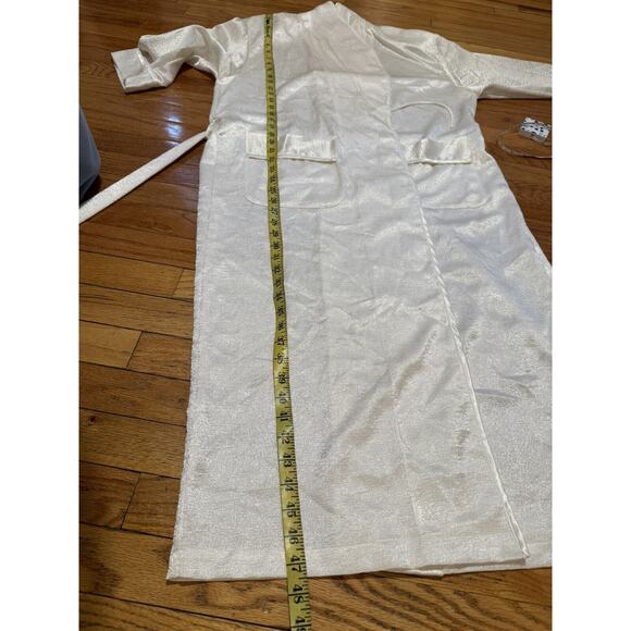 Vintage 80'S VICTORIA'S SECRET GOLD LABEL WHITE CRINKLE SATIN BELTED ROBE S/M ** - Picture 11 of 11